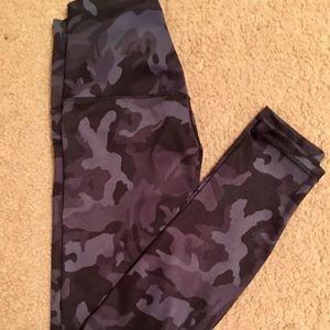 NWOT Lululemon Gator Camo Incognito